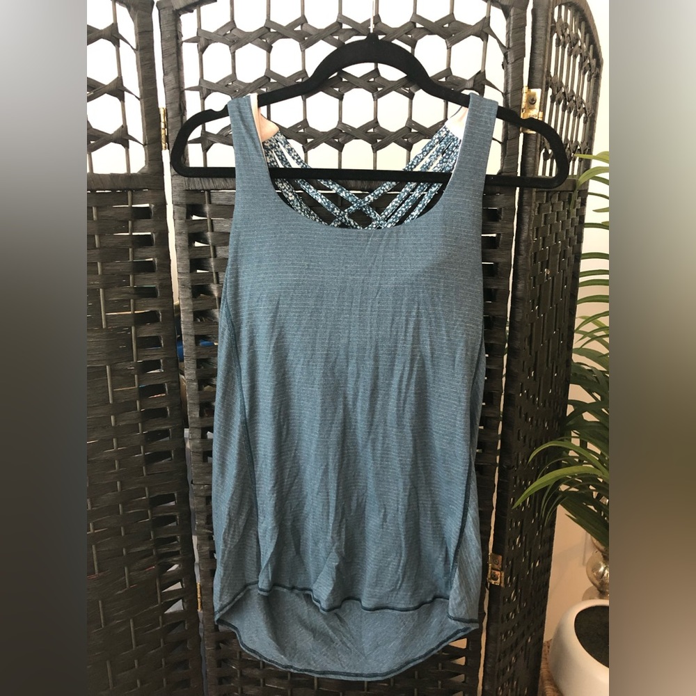 Lululemon tank with built in energy style bra
